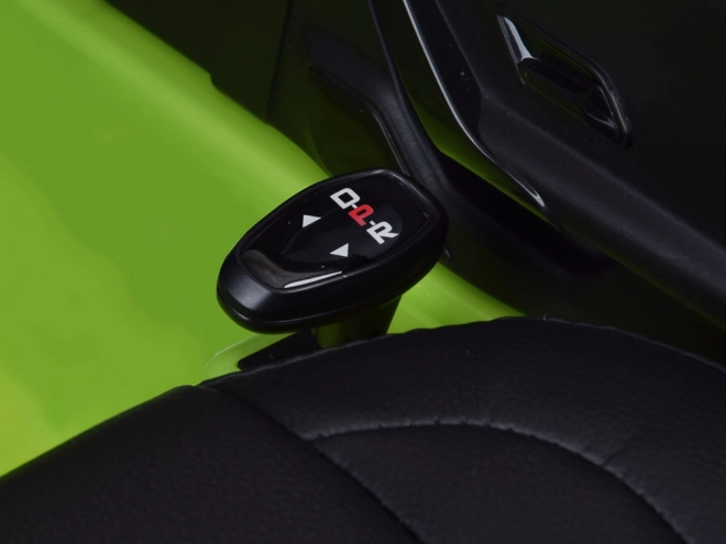 Dziecięcy samochód elektryczny Mercedes AMG CLA 45s z efektem bujania – Zielona