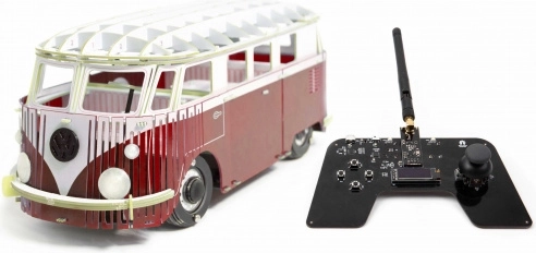 RC minivan czerwony – zestaw modelu Volkswagen Transporter T1 bez klejenia