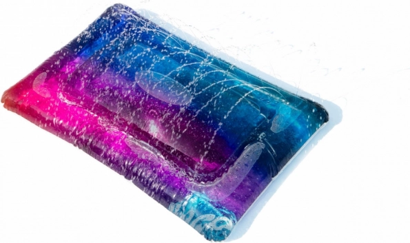 Galaktyczna wodna mata do zabawy 130 × 90 cm BESTWAY z rozpylaczem wody
