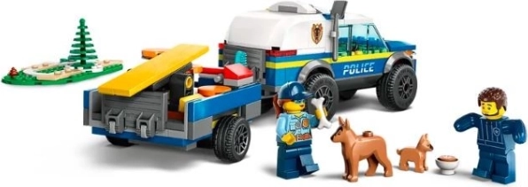 SUV K9 z przyczepą do akcji