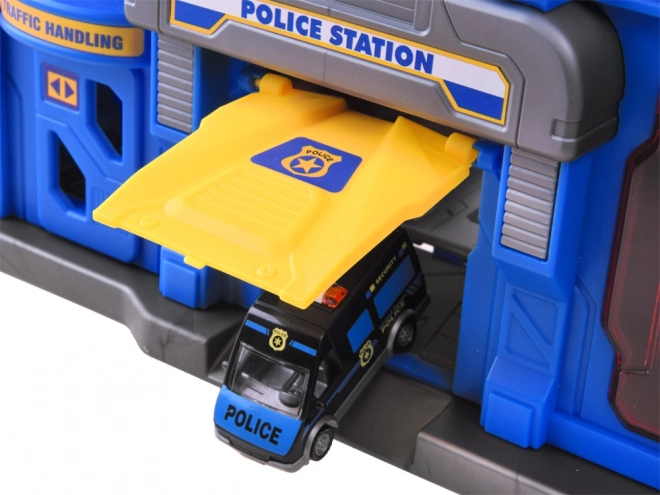 Mega garaż z policją i strażakami z windą