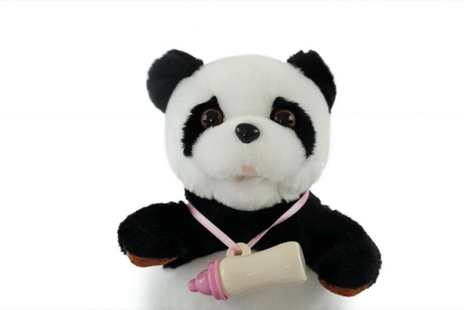 Interaktywna panda z butelką