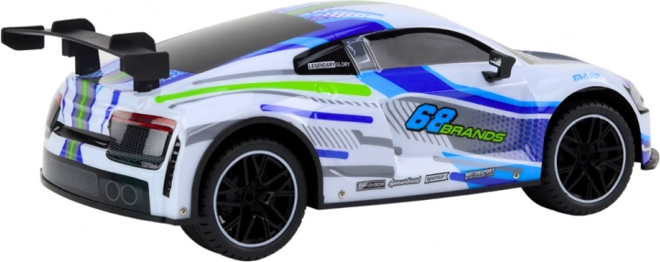Światła LED i sportowy design