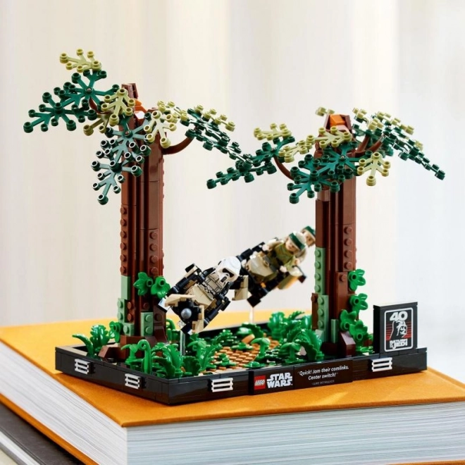 LEGO® Star Wars™ 75353 Pościg na ścigaczach na planecie Endor™ – diorama