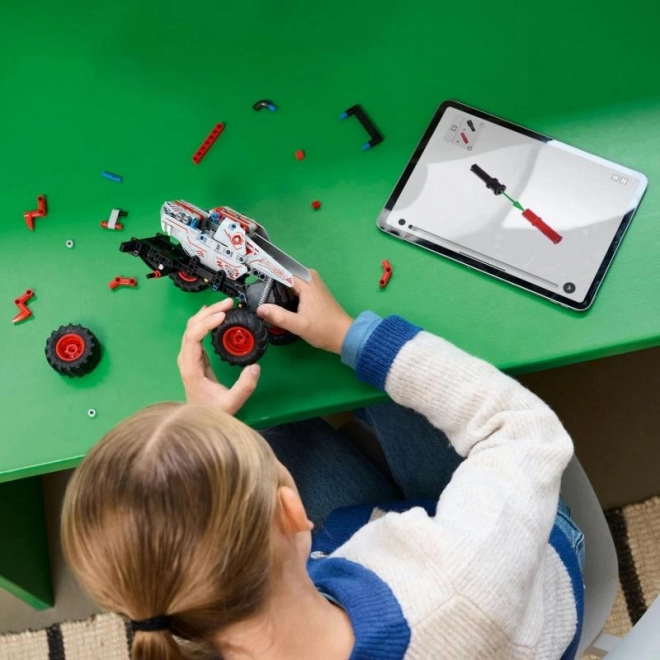 Lego Technic Monster Jam Thunderroarus z napędem pull-back