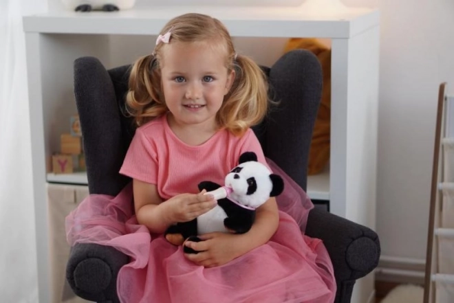Interaktywna panda z butelką