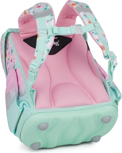 Anatomicznie wyprofilowane plecy i oddychające wyściełanie