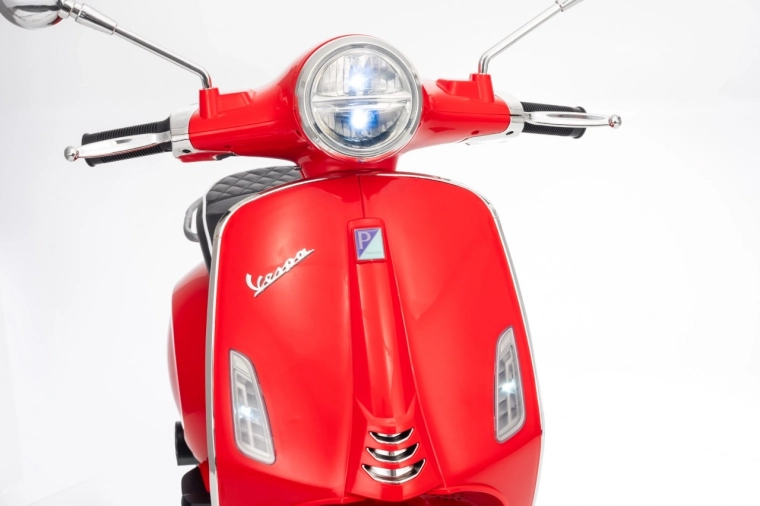 Światła LED i realistyczny design VESPA