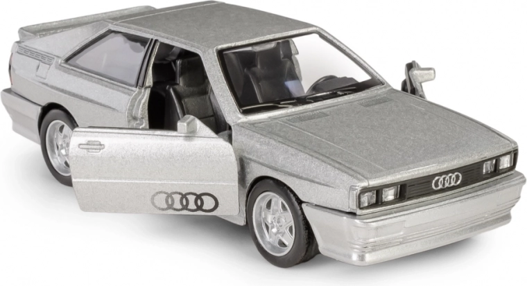 Otwierane drzwi i dopracowane wnętrze