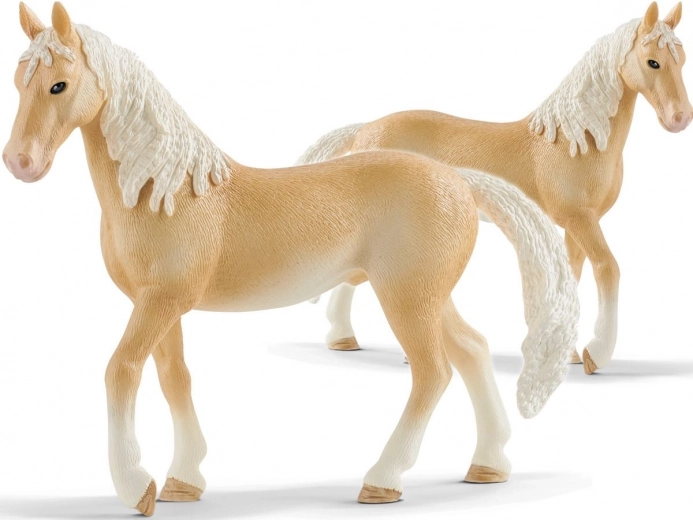 Schleich figurka ogier achałtekiński z serii Horse Club