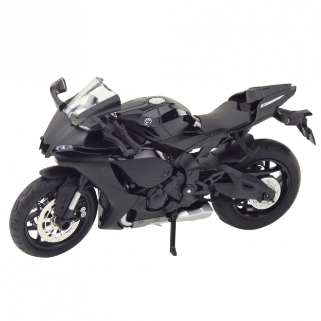 Sportowy model motocykla czarny z metalowymi elementami 1:12