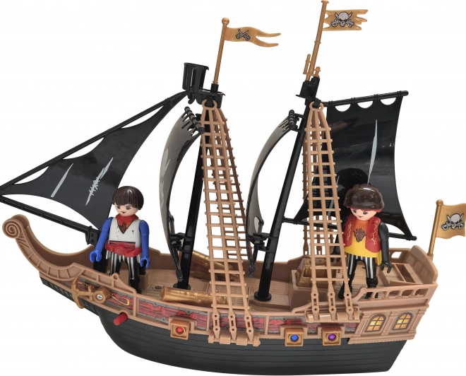 Piracki statek z figurkami oraz efektami świetlnymi i dźwiękowymi 30 cm