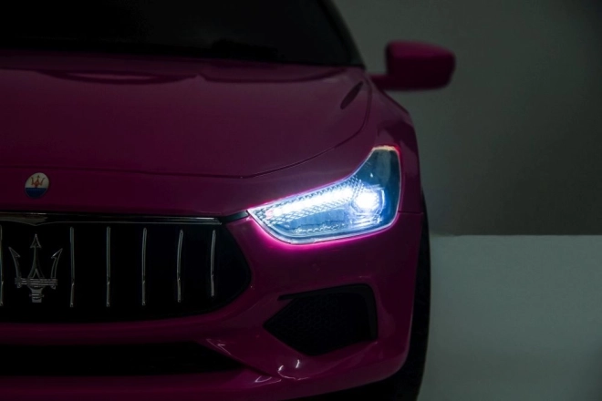 Auto elektryczne Maserati Ghibli różowe