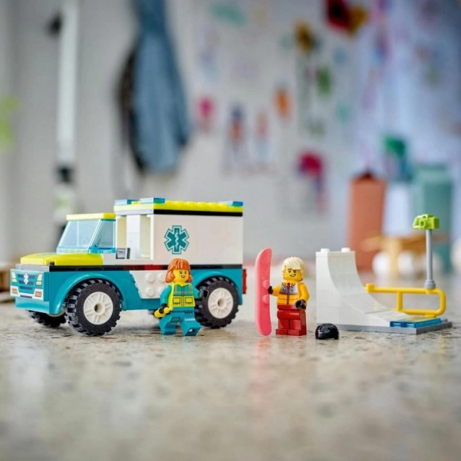 LEGO® City 60403 Karetka i snowboardzista