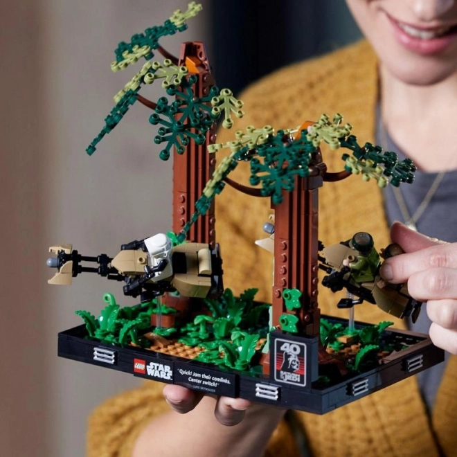 LEGO® Star Wars™ 75353 Pościg na ścigaczach na planecie Endor™ – diorama