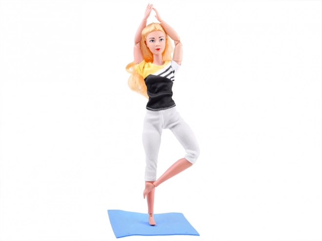 Lalka gimnastyczka ćwicząca jogę i fitness