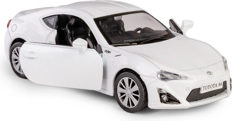 Otwierane drzwi i szczegółowe wnętrze