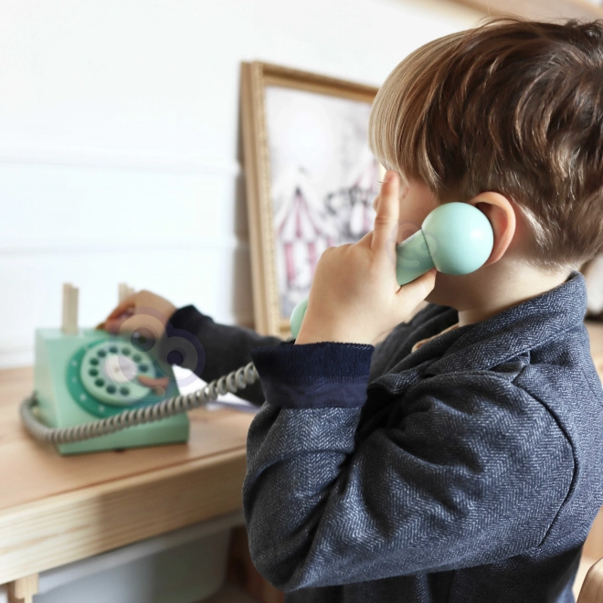 Klasyczny drewniany telefon dla dzieci