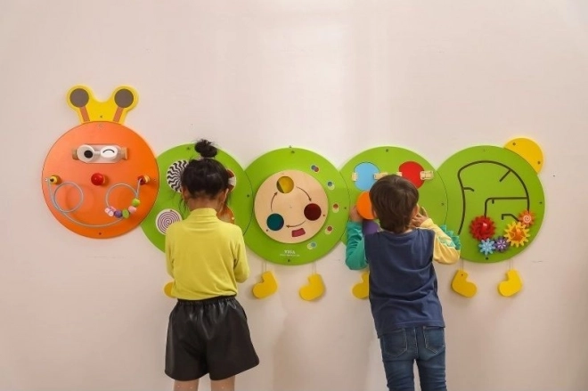 Drewniany montessori panel ścienny - gąsienica