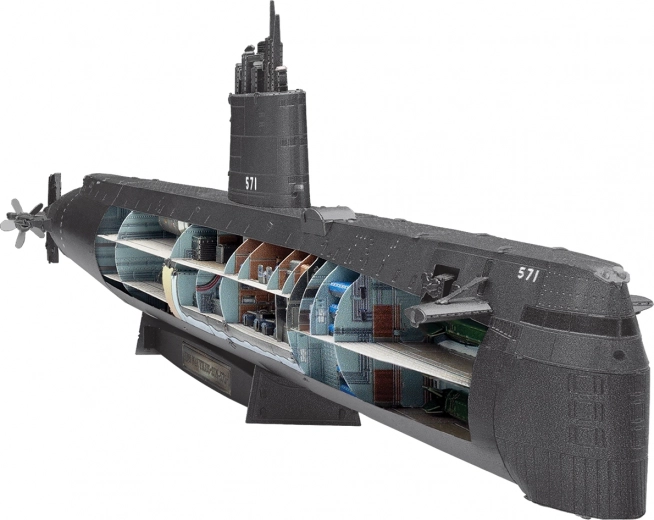 Autentyczny przekrój wnętrza i realistyczny kadłub