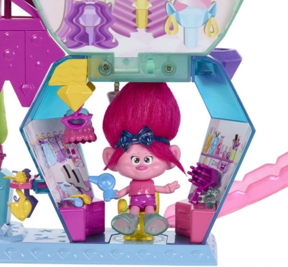 Lalka Poppy i mnóstwo modowych akcesoriów