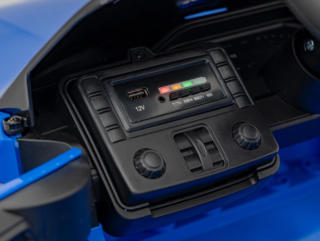 BMW M4 Pojazd Biały – Niebieski