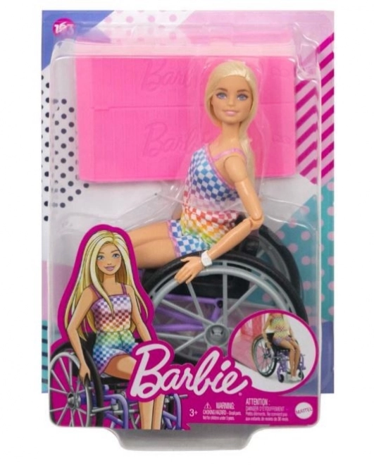 Barbie Modelka na wózku inwalidzkim w kraciastym kombinezonie HJT13