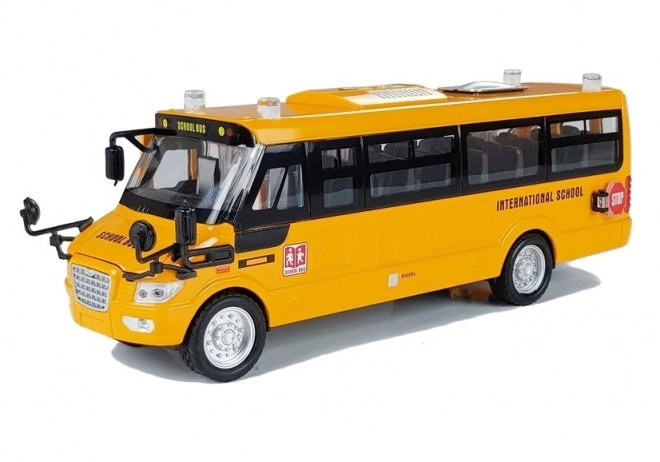 Metalowy szkolny autobus z napędem naciągowym