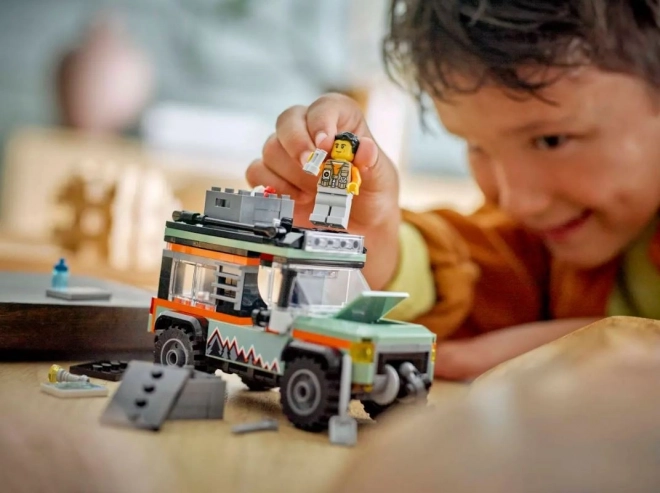 Lego City terenowe auto ciężarowe 4x4 w górach