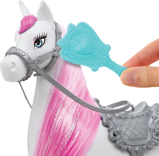 Zabawa w czesanie grzywy