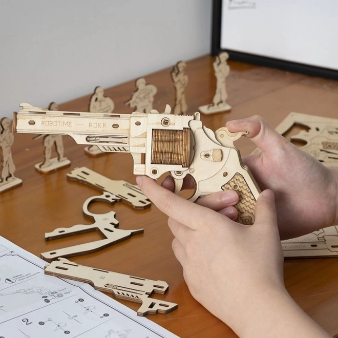 RoboTime 3D drewniane mechaniczne puzzle Rewolwer Corsac