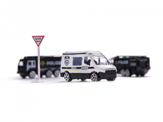Samolot transporter i 3 policyjne samochody