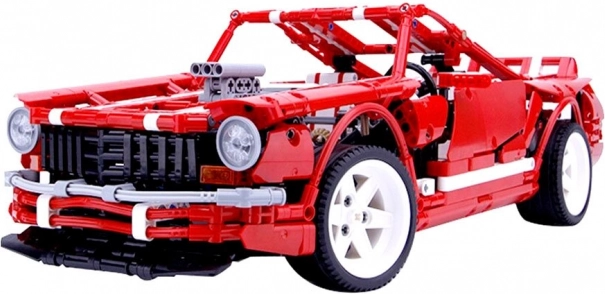 Duży model z szerokimi oponami