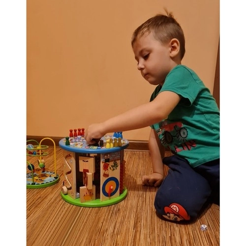 Drewniana kostka z grami dla dzieci