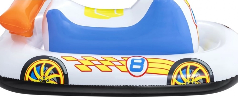 Atrakcyjny wyścigowy design, który dzieci uwielbiają