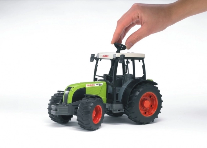 Bruder 2110 Traktor CLAAS Nectis 267 F zielony