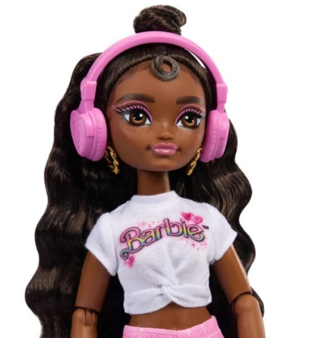 Lalka Barbie Dream Besties Brooklyn na rolkach