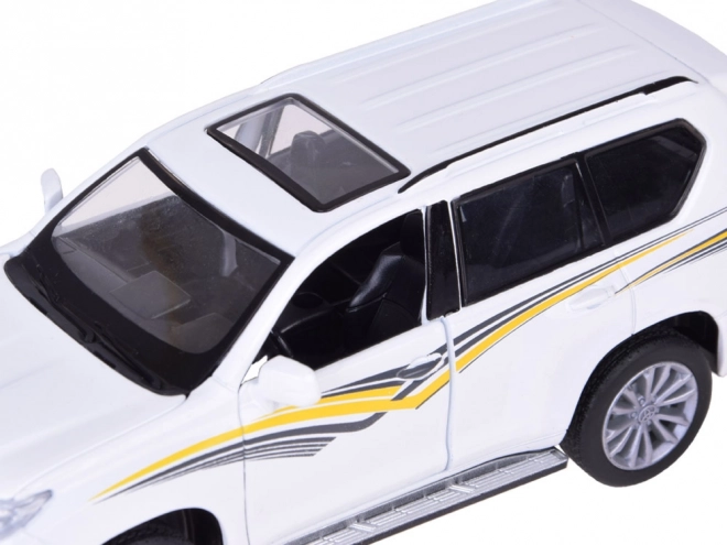 Metalowy model Toyota Land Cruiser Prado z efektami