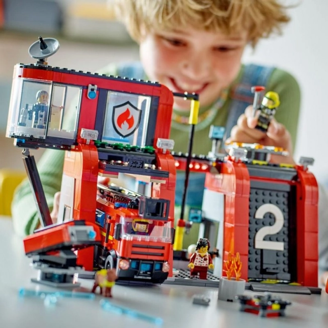 LEGO2 City 60414 Strażnica z wozem strażackim