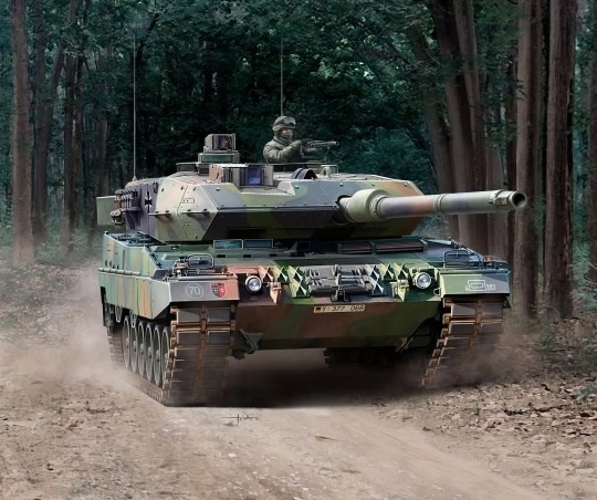 Plastikowy model Leopard 2A6/A6NL