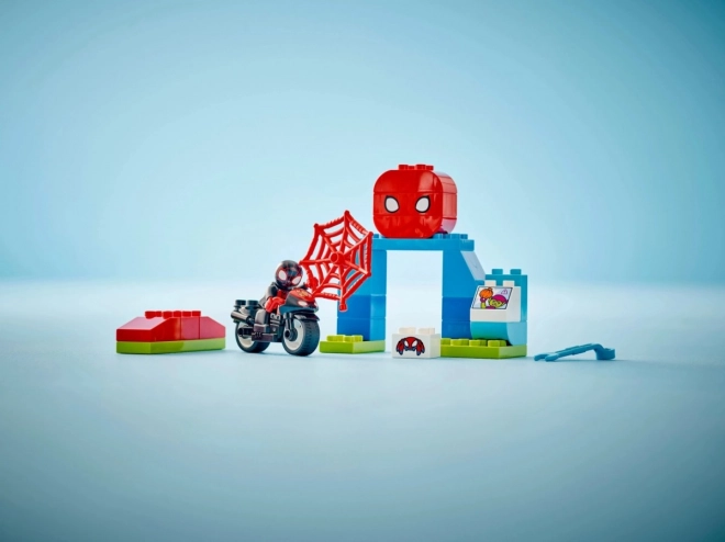 LEGO DUPLO Spidey i przygody na motocyklu