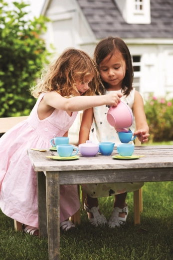 Wspiera zabawę społeczną i wyobraźnię