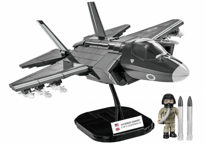 Model bojowego samolotu F-35B Lightning II z klocków