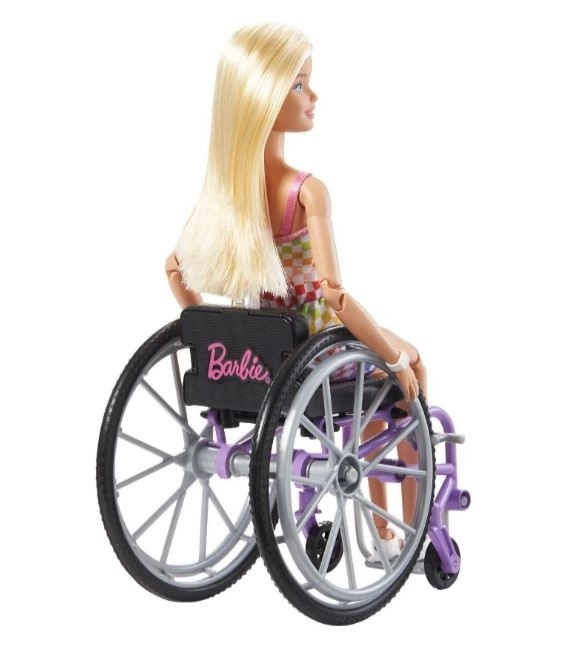 Barbie Modelka na wózku inwalidzkim w kraciastym kombinezonie HJT13