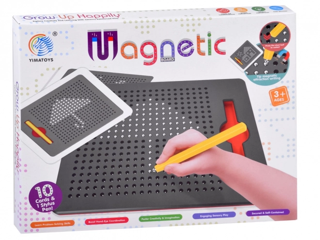 Kreatywna tablica z magnetycznymi kulkami