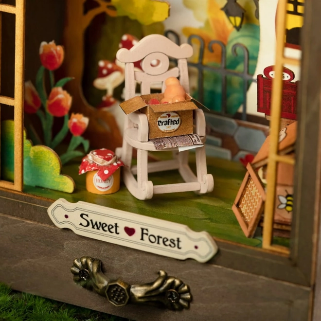 Miniaturowy teatrzyk Miodowy Las