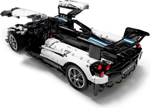 Składany model Pagani Huayra od Rastar 1:8