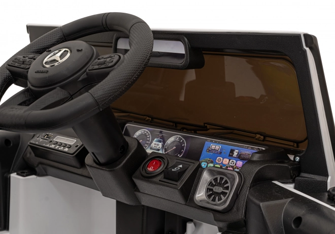 Mercedes AMG G63 dla dzieci biały + zdalne sterowanie + MP3 LED + wolny start + EVA + pasy