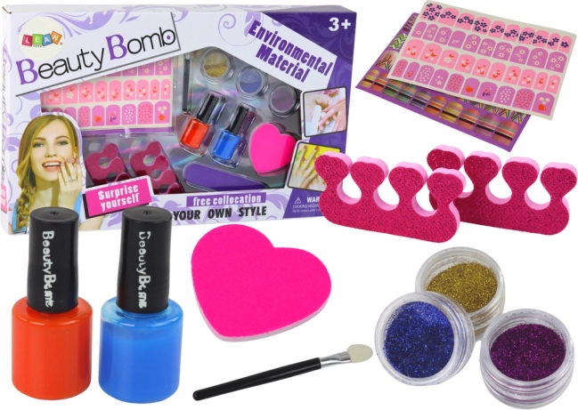 Zestaw do malowania paznokci z naklejkami Beauty Bomb XXL