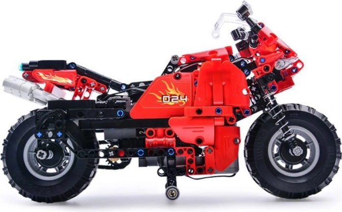 484 elementy dla realistycznego modelu